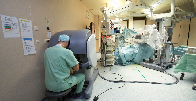Robots, tablettes et streaming : découvrez l&rsquo;hôpital version 2015