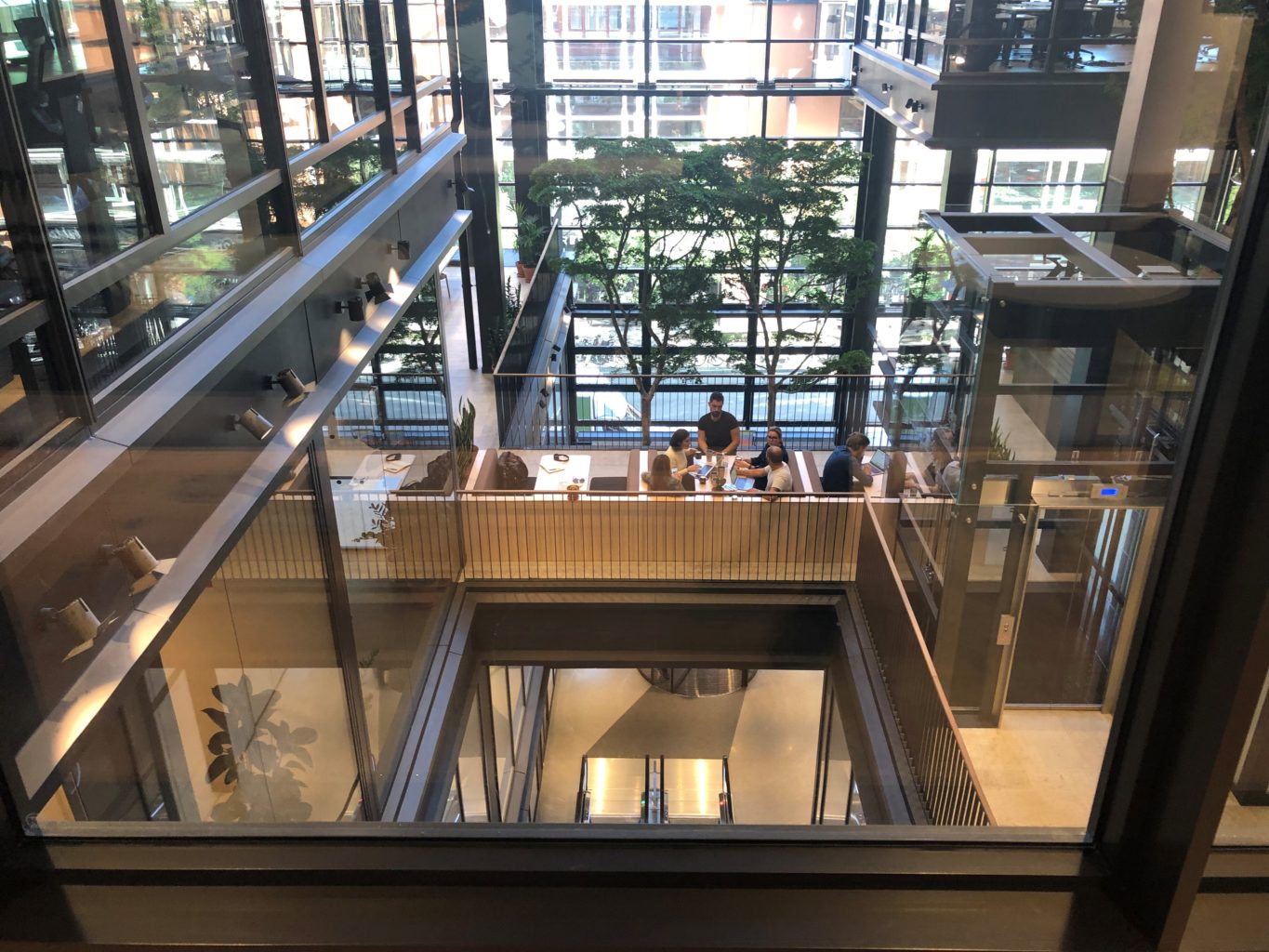 en utsikt över en byggnad