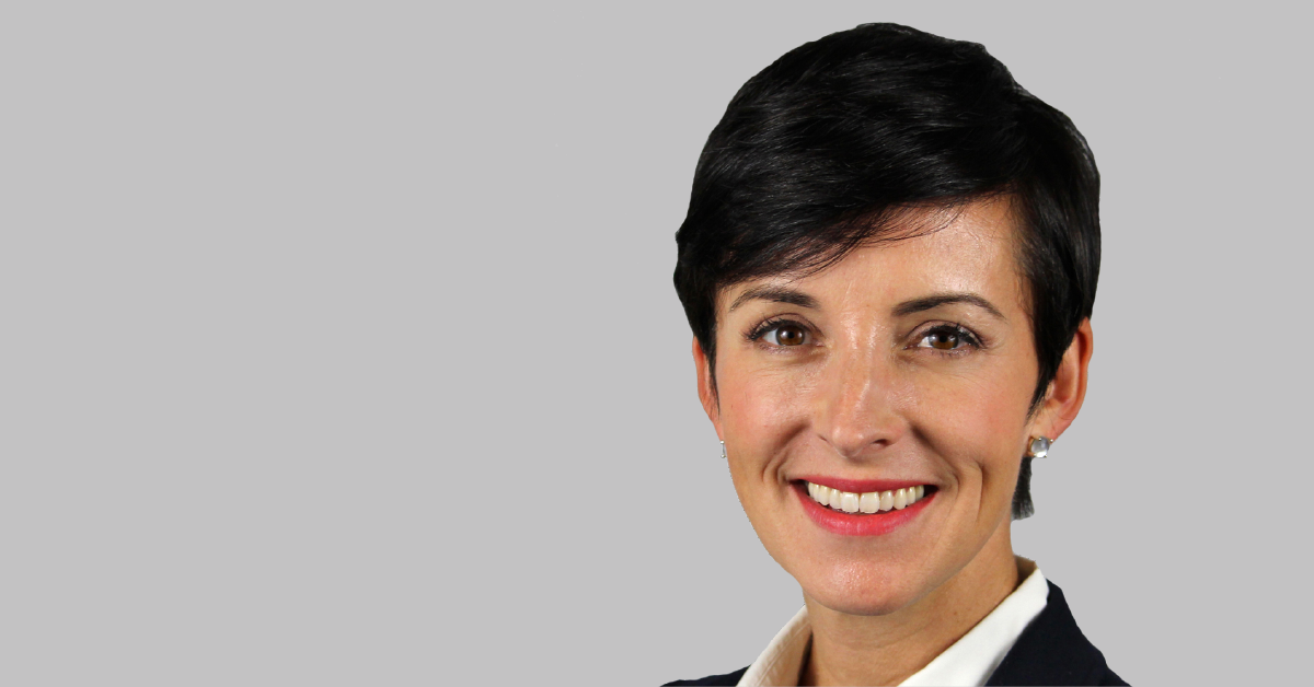 en person, der udgør for kameraet